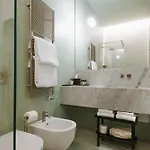 Parisii Bocca Di Leone 88 住宿加早餐酒店 4*