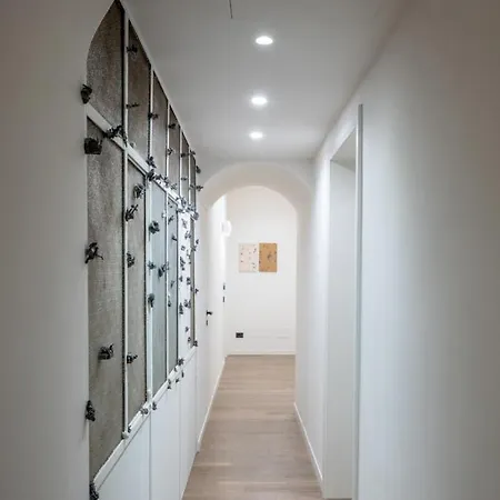 Parisii Bocca Di Leone 88 Bed & Breakfast 4*