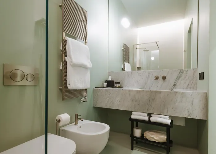 Parisii Bocca Di Leone 88 住宿加早餐酒店 4*